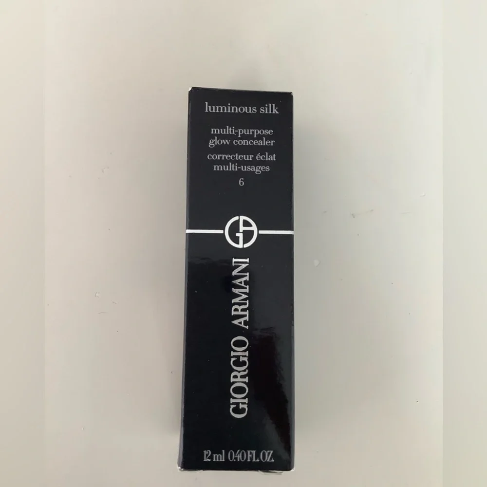 Armani Beauty Luminous Silk Face and Under-Eye Concealer shade 6